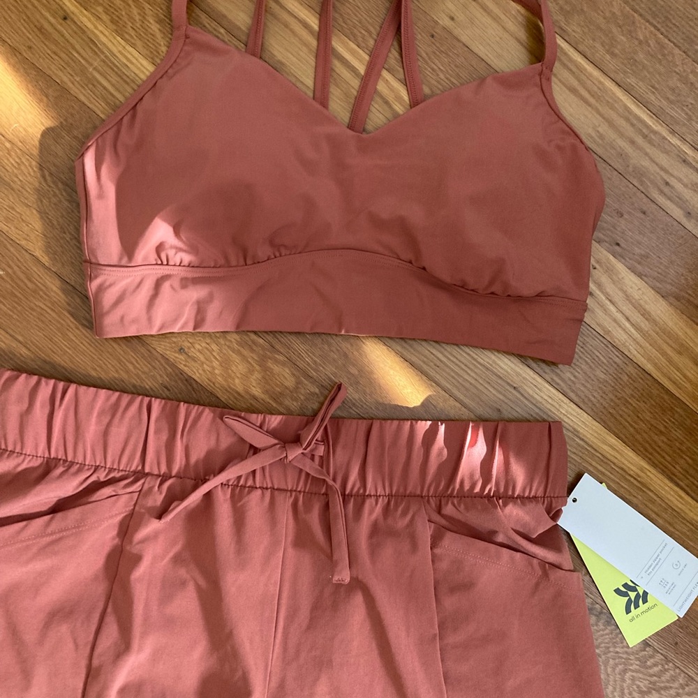 Rust athletic set 😍 - Picture 3 of 9